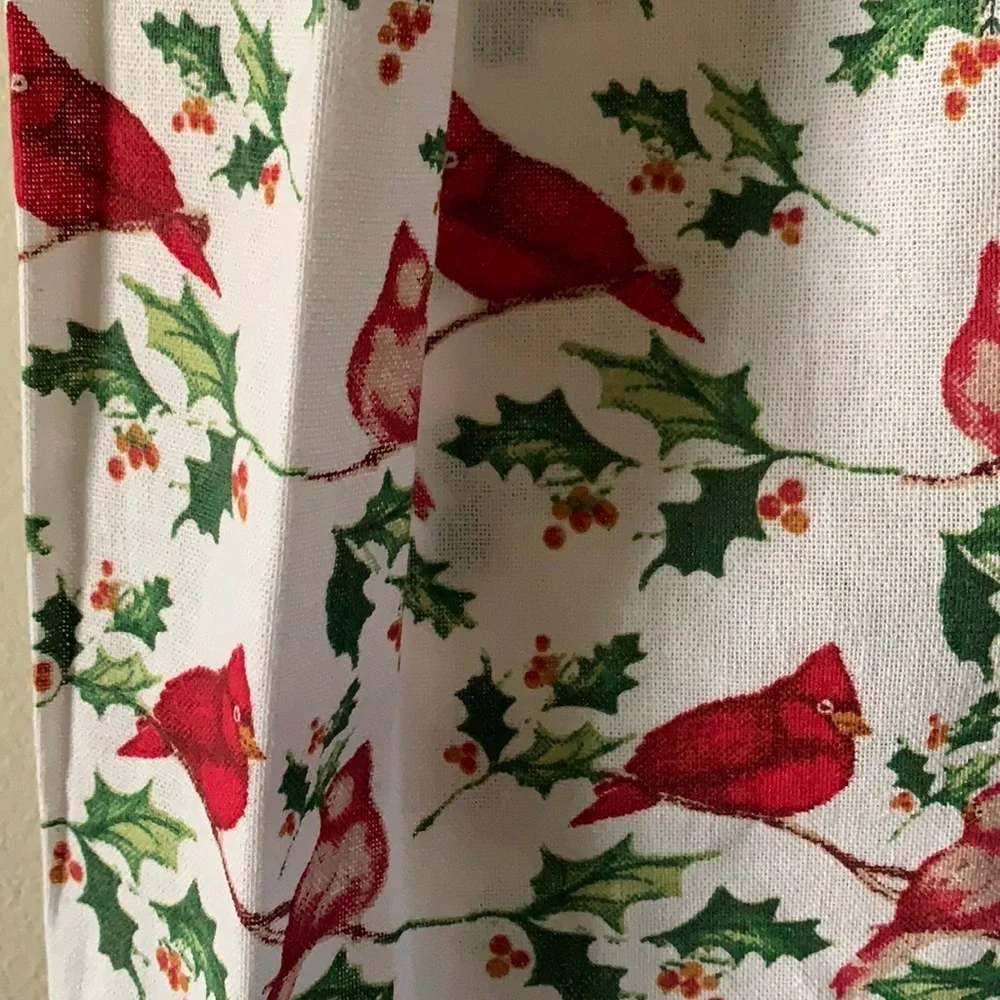 Holiday Collection The Kitchen Towel “Cardinals Print” New with tags